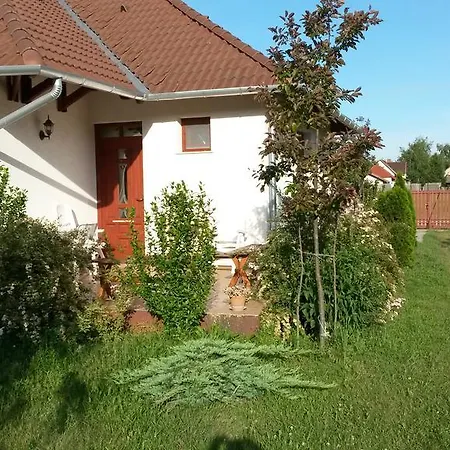 Apartament Cserkei Nyaralo